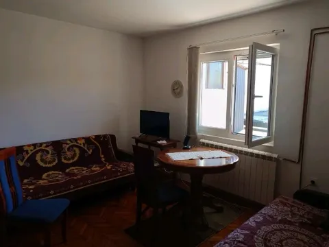 Rent, four bedroom apartment, 120m², Dalmatinska ulica, Podgorica - image 9