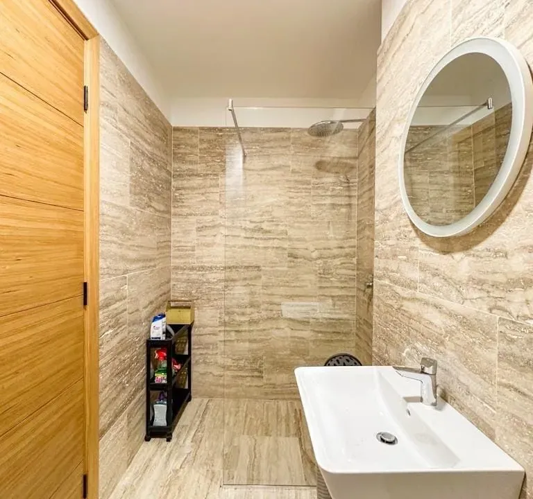 Izdavanje, dvosoban stan, 86m², Podgorica, Crna Gora