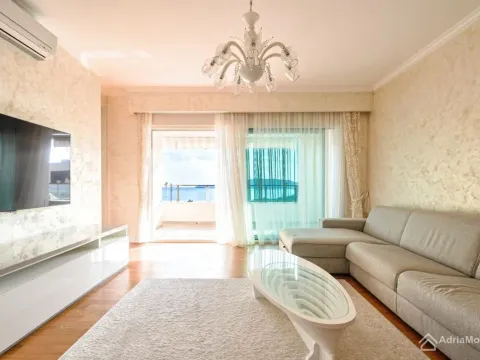 Sale, two bedroom apartment, 115m², Bečići, Budva - image 1