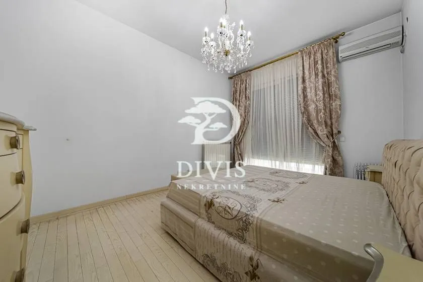 Sale, three bedroom apartment, 143m², Vukov Spomenik, Zvezdara Sve Podlokacije