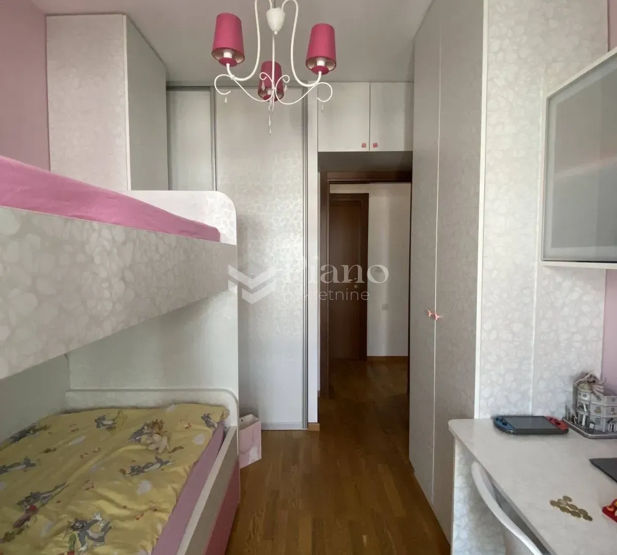 Rent, two bedroom apartment, 75m², City Kvart, Podgorica