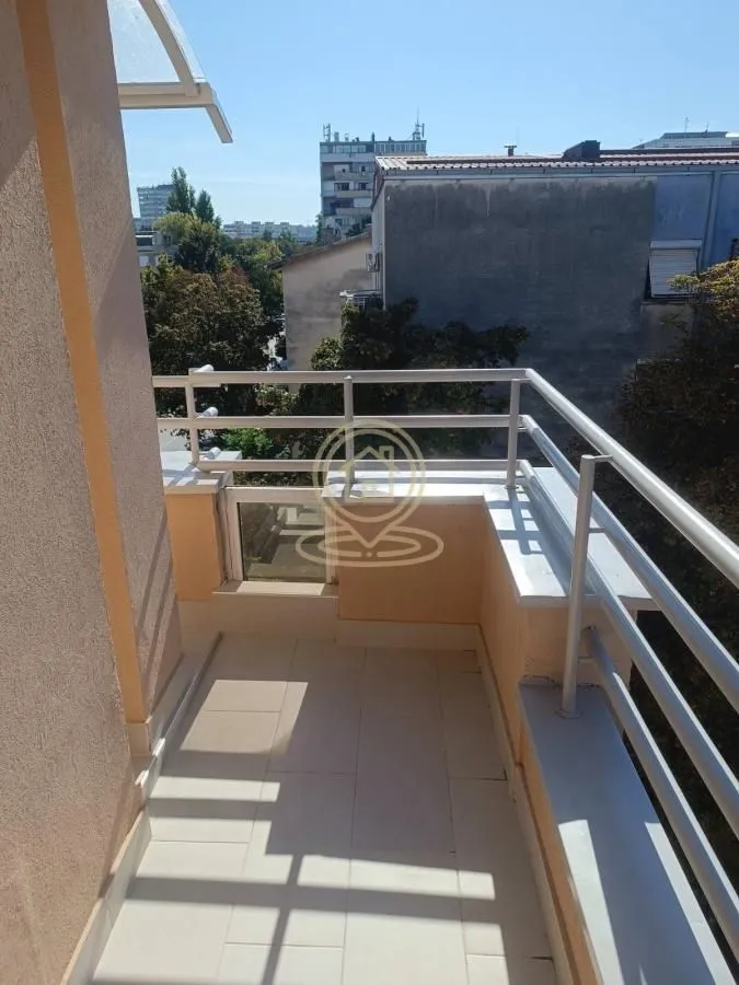 Izdavanje, garsonjera, 41m², Grbavica, Novi Sad Sve Podlokacije
