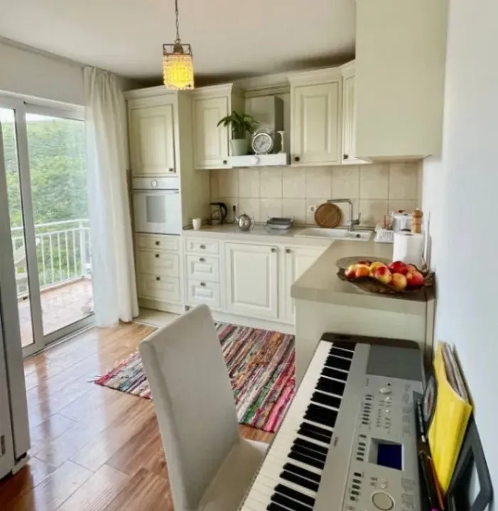 Rent, three bedroom apartment, 120m², Bečići, Budva