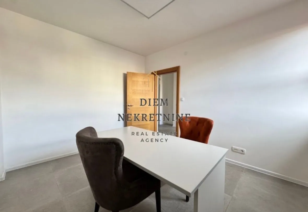 Rent, office space, 120m², Centar, Podgorica