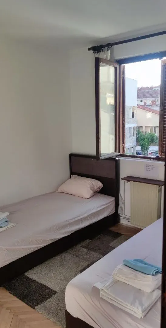 Izdavanje, dvosoban stan, 60m², Budva, Crna Gora