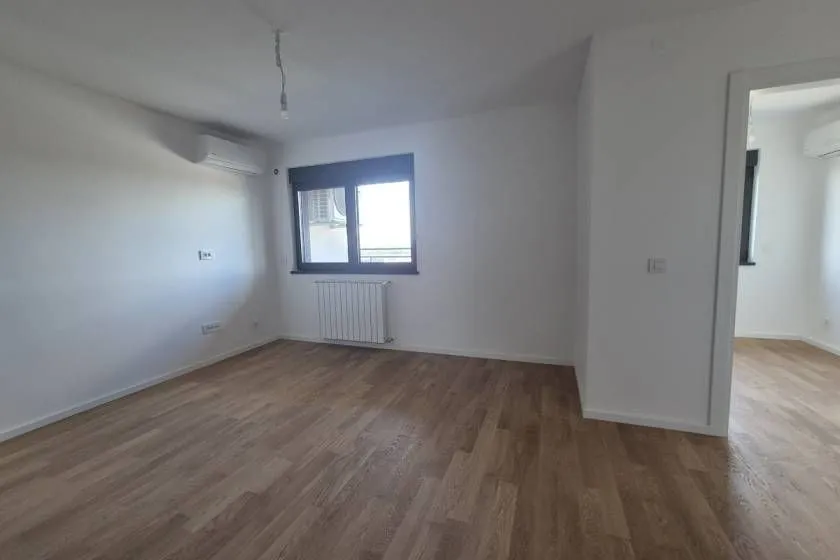 Prodaja, trosoban stan, 71m², Hala Pionir, Palilula Sve Podlokacije