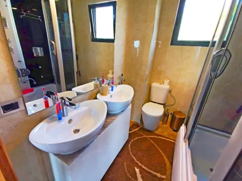 Prodaja, kuća, 207m², Bar, Crna Gora - image 12