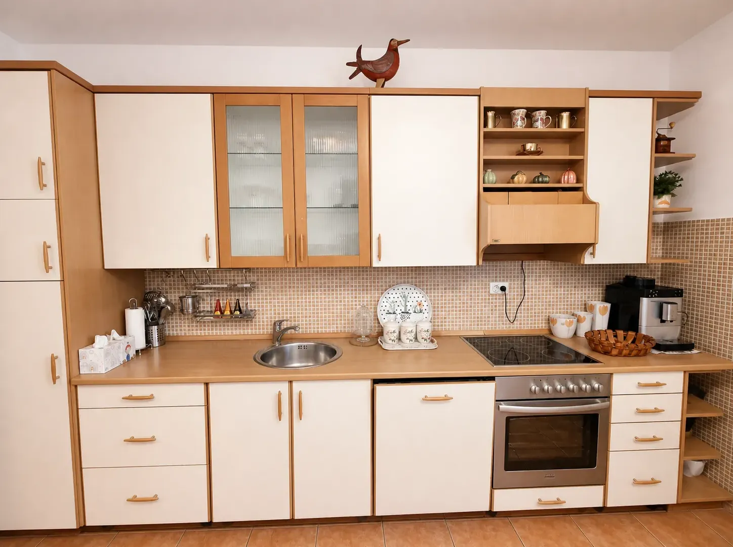 Izdavanje, trosoban stan, 100m², Gorica C, Podgorica