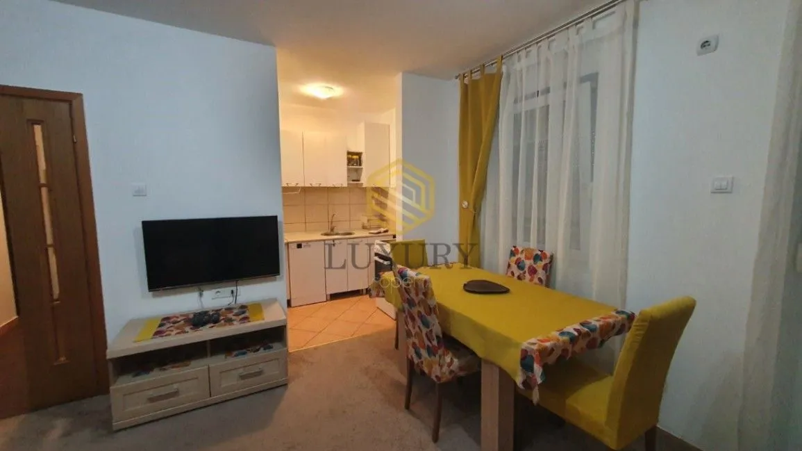 Izdavanje, dvosoban stan, 63m², Blok 9, Podgorica