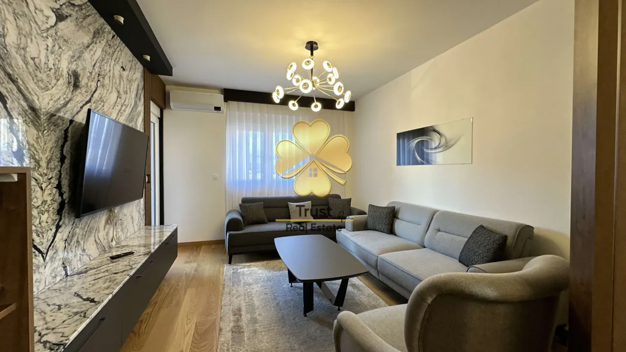 Izdavanje, dvosoban stan, 71m², New City, Podgorica