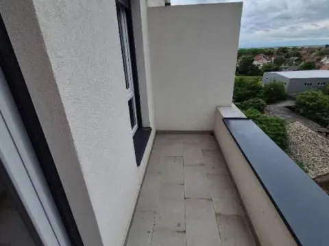 Prodaja, trosoban stan, 71m², Centar, Stara Pazova - image 11