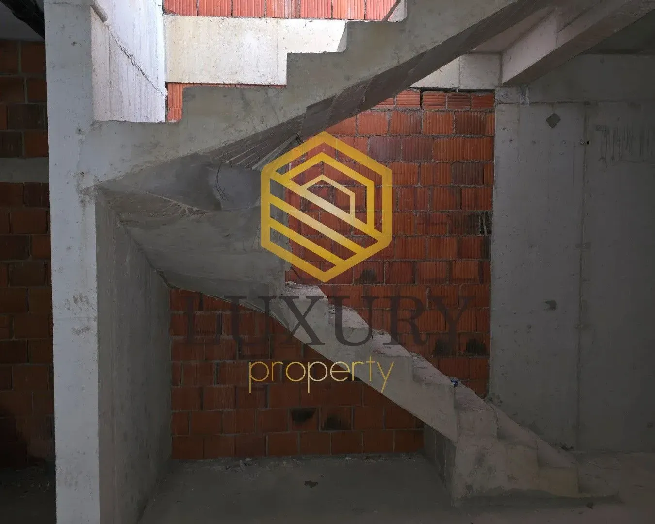 Rent, office space, 120m², Pobrežje, Podgorica