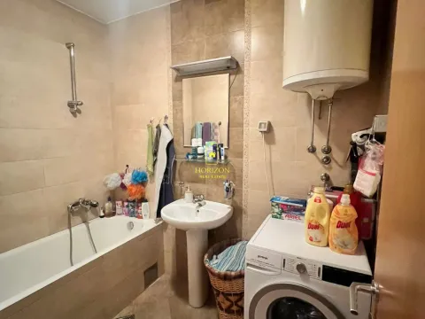 Prodaja, dvosoban stan, 70m², Stari Aerodrom, Podgorica - image 11