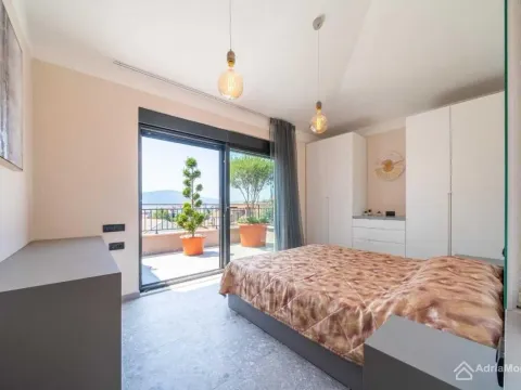 Sale, two bedroom apartment, 78m², Kalimanj, Tivat - image 9