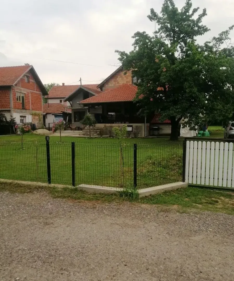 Sale, house, 130m², Medjulužje, Mladenovac