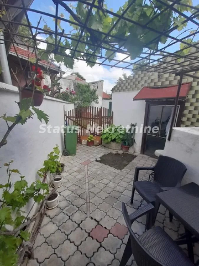 Prodaja, kuća, 340m², Podbara, Novi Sad Sve Podlokacije