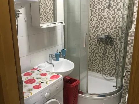 Izdavanje, garsonjera, 45m², City Kvart, Podgorica - image 5