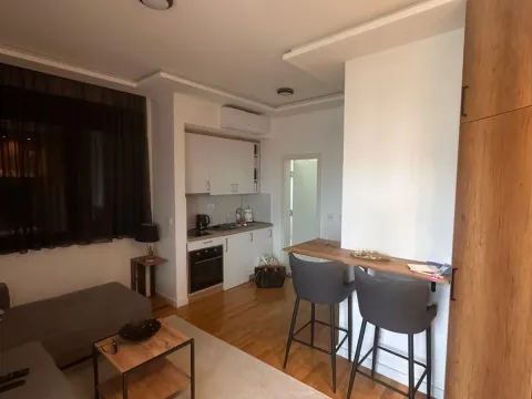 Rent, studio apartment, 28m², Centar, Bar - image 4