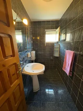 Izdavanje, kuća, 350m², Zlatica, Podgorica - image 14