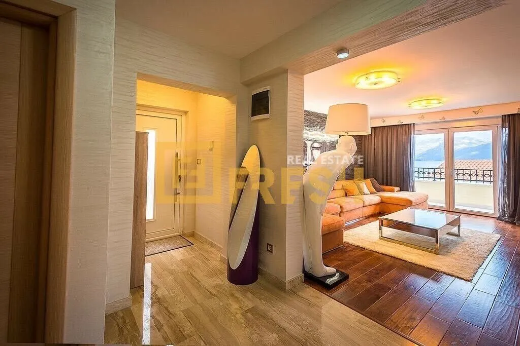 Prodaja, kuća, 300m², Tivat, Crna Gora