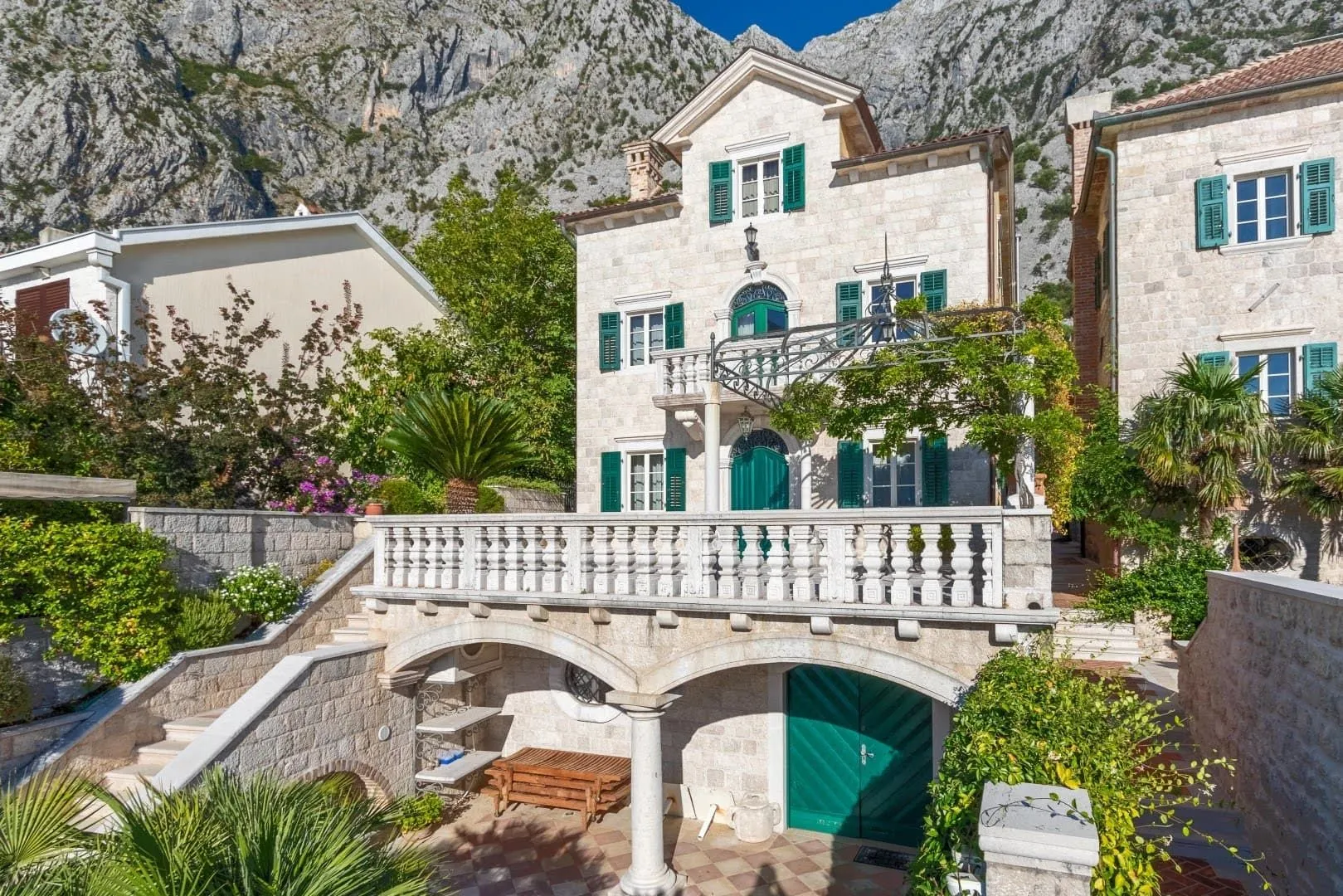 Sale, house, 436m², Ljuta, Kotor
