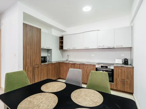 Izdavanje, dvosoban stan, 67m², Bečići, Budva - image 5