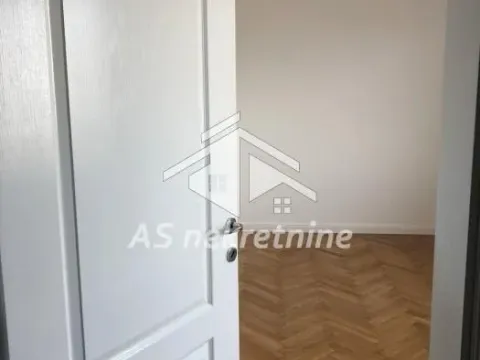 Izdavanje, četvorosoban stan, 144m², Vračar Hram, Vračar Sve Podlokacije - image 13