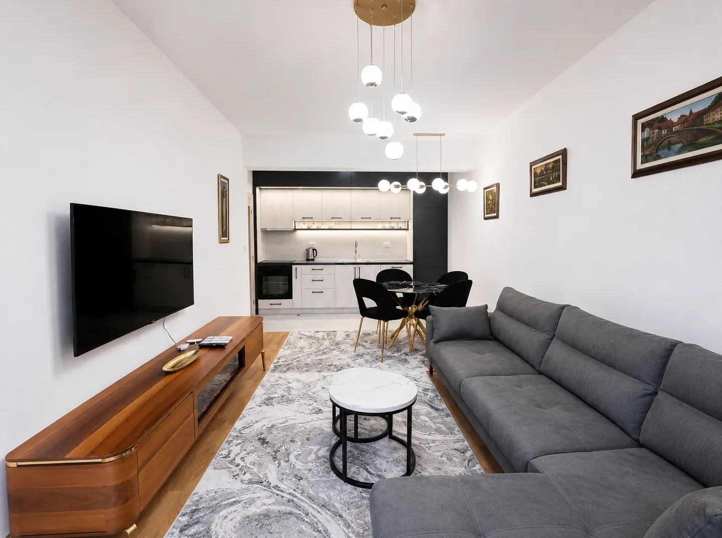 Izdavanje, dvosoban stan, 60m², Stara Varoš, Podgorica