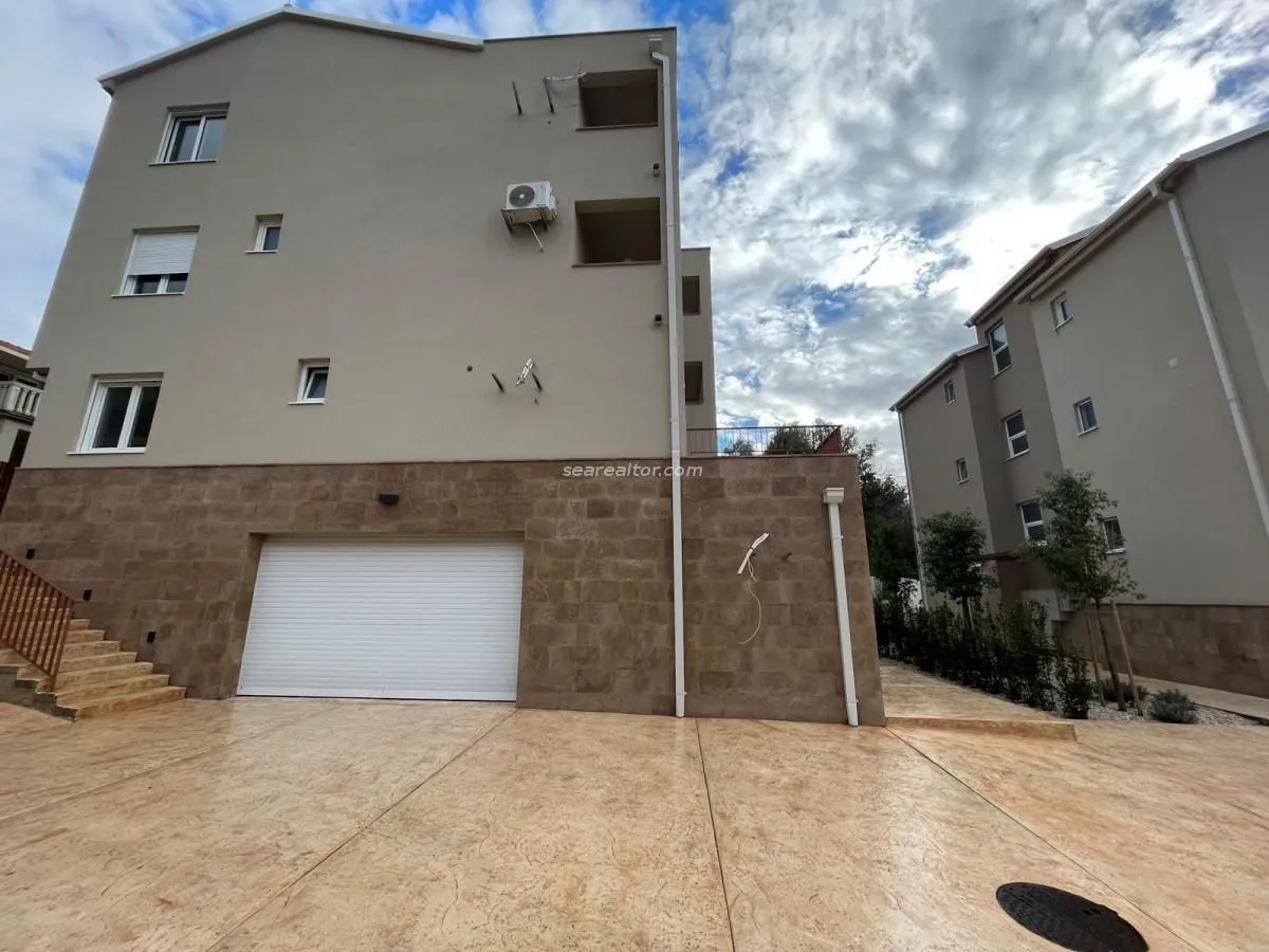 Rent, two bedroom apartment, 60m², Tivat, Crna Gora