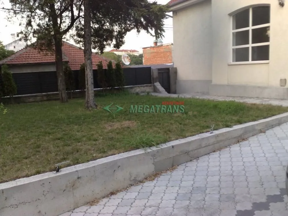 Izdavanje, kuća, 200m², Partizanov Stadion, Beograd