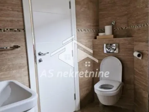 Izdavanje, poslovni prostor, 72m², Kalenić Pijaca, Vračar Sve Podlokacije - image 17