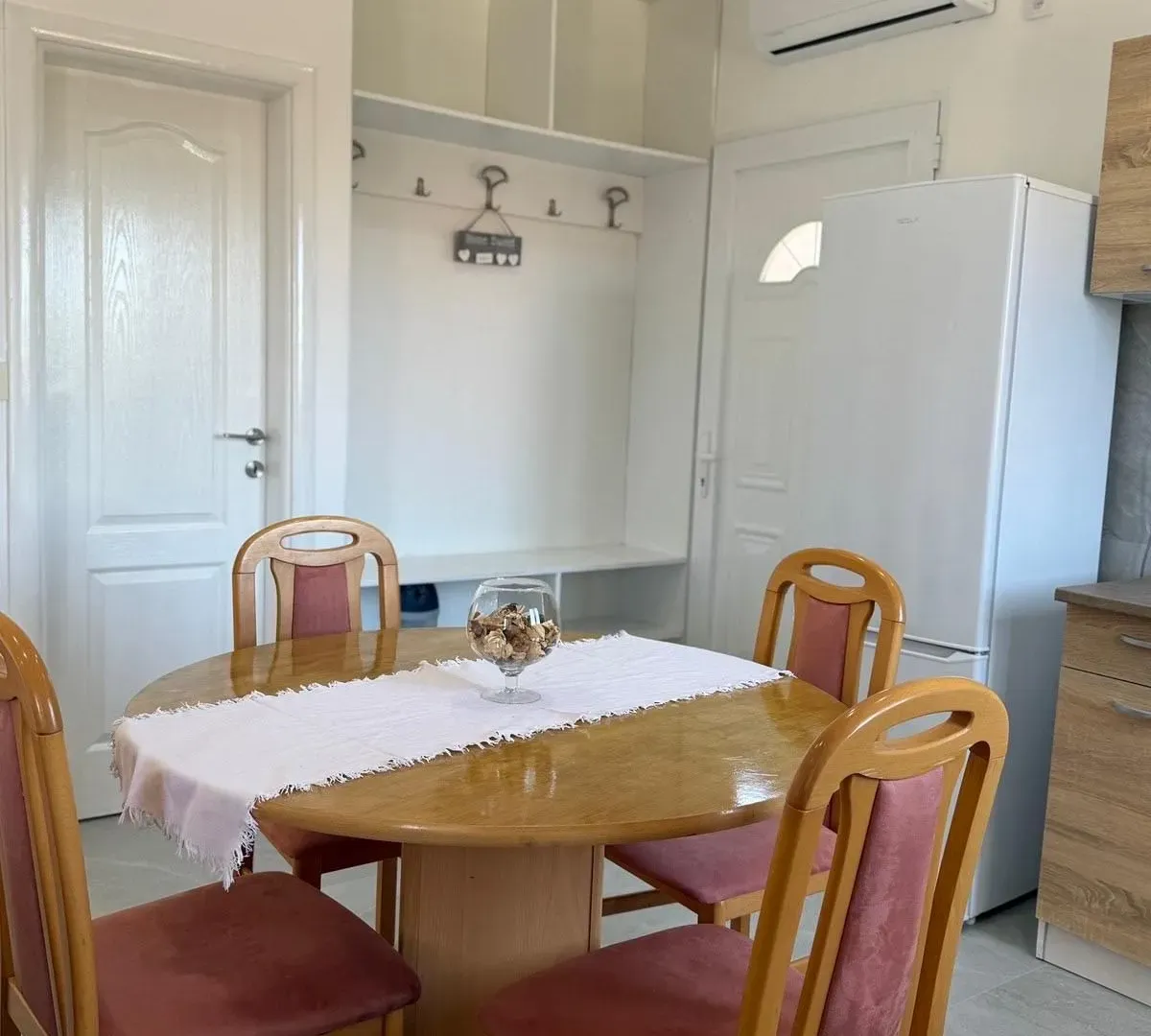 Rent, three bedroom apartment, 85m², Gradiošnica, Tivat