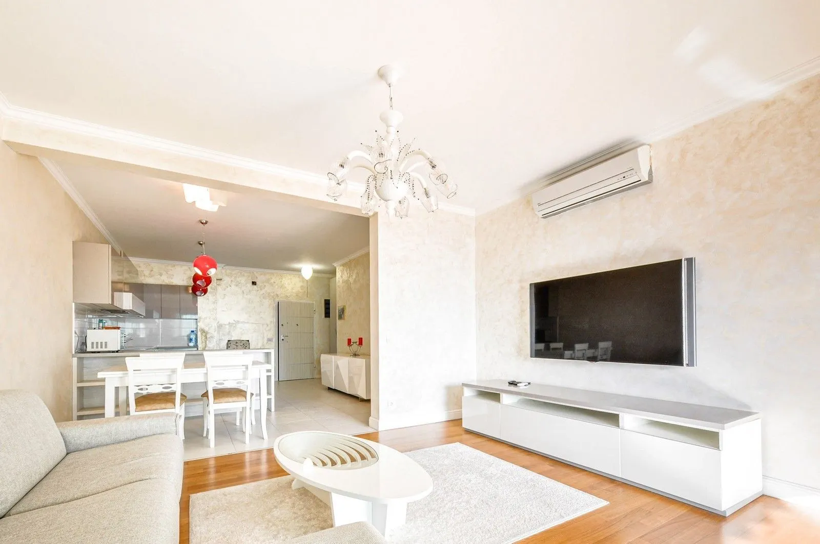 Sale, two bedroom apartment, 115m², Bečići, Budva
