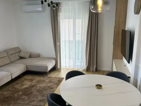 Izdavanje, dvosoban stan, 75m², Gruda, Cetinje - image 8