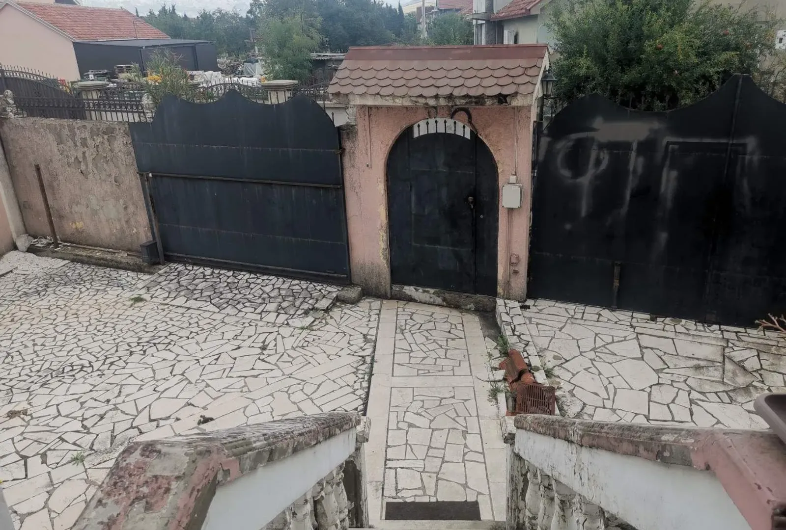 Prodaja, kuća, 335m², Podgorica, Crna Gora