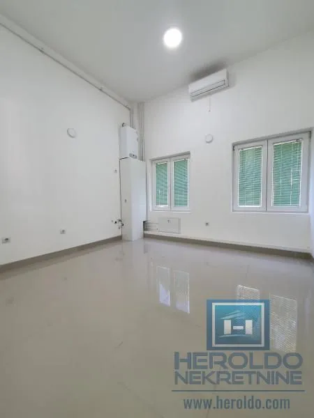 Sale, office space, 189m², Aqua park, Jagodina