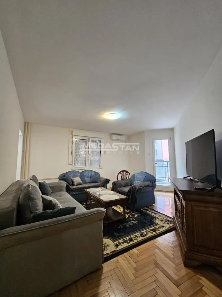 Rent, two bedroom apartment, 53m², Kalenić Pijaca, Vračar Sve Podlokacije