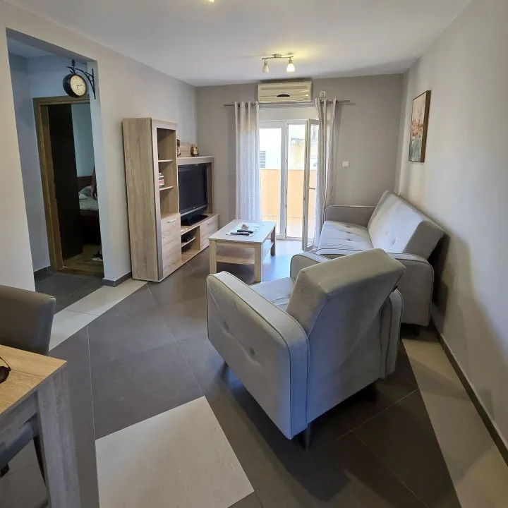 Prodaja, dvosoban stan, 52m², Kalimanj, Tivat