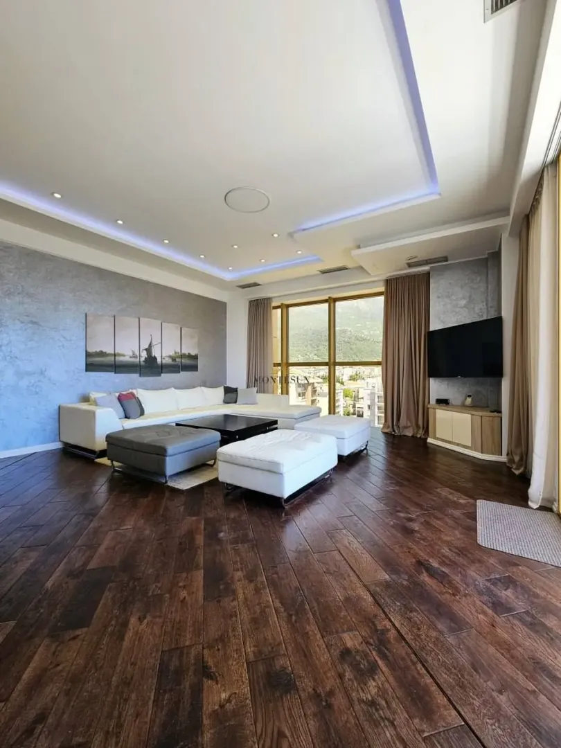 Rent, two bedroom apartment, 89m², Centar, Budva