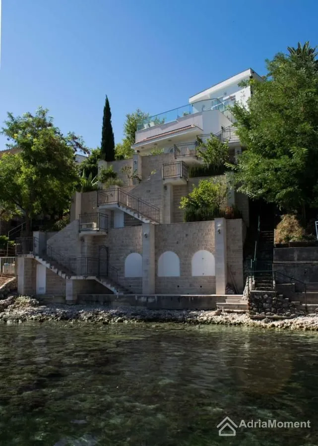 Prodaja, kuća, 285m², Sutorina, Herceg Novi
