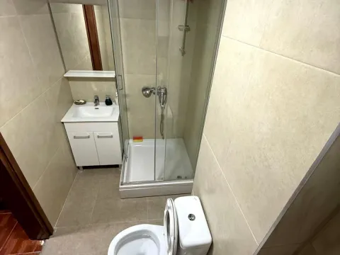Rent, one bedroom apartment, 55m², Budva, Crna Gora - image 17
