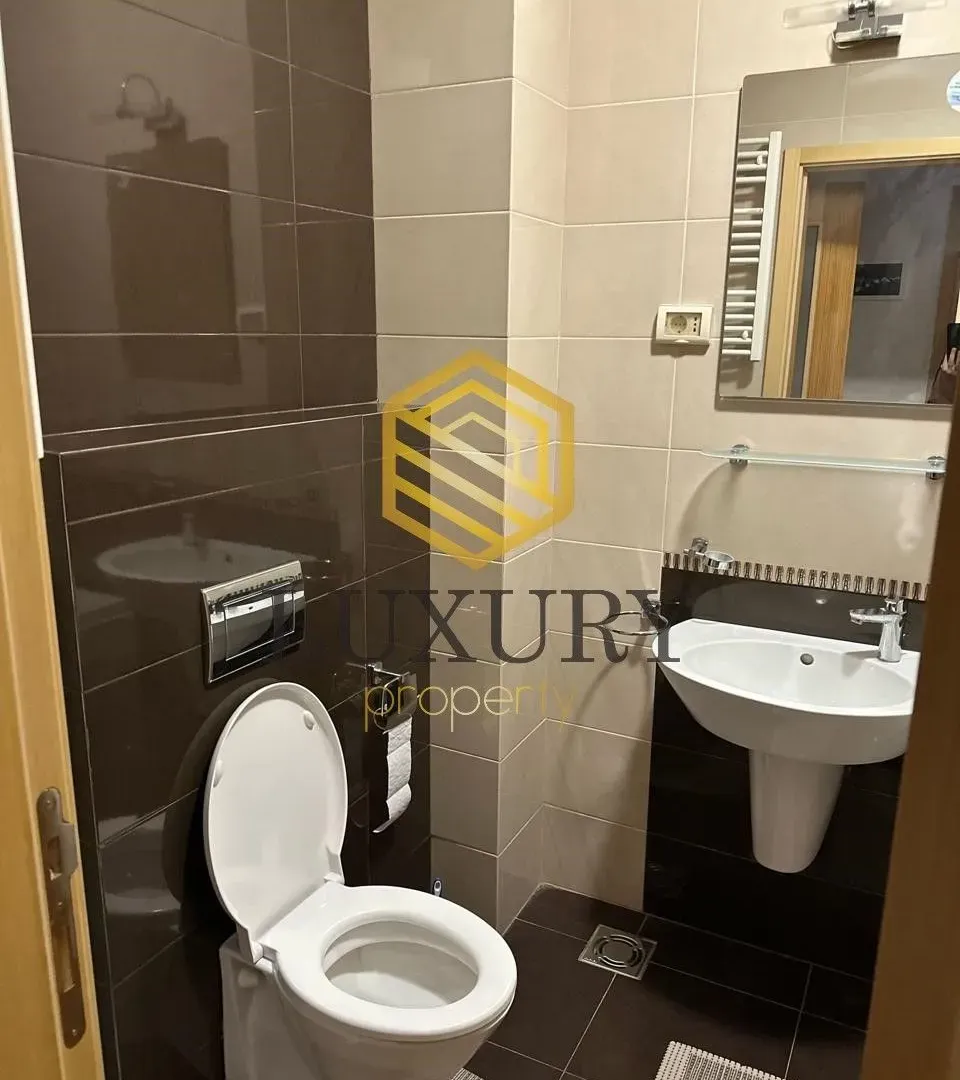Izdavanje, trosoban stan, 100m², Blok 9, Podgorica