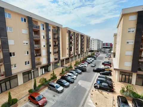 Izdavanje, poslovni prostor, 120m², City Kvart, Podgorica - image 15