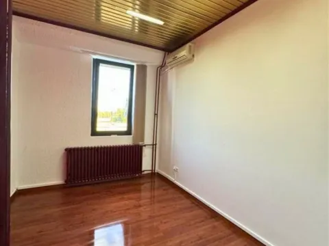 Izdavanje, poslovni prostor, 75m², Savski Venac, Beograd - image 13