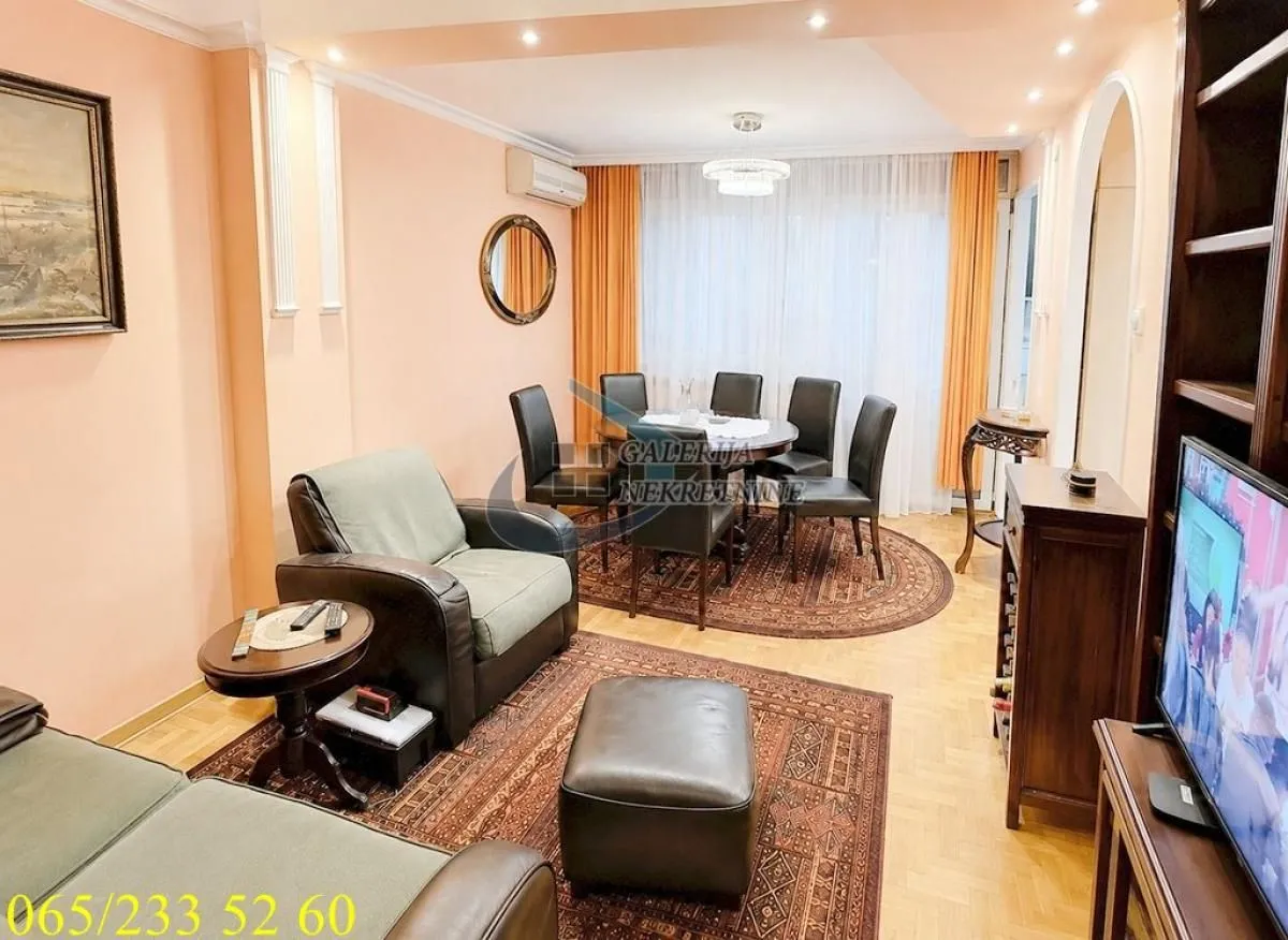 Izdavanje, četvorosoban stan, 90m², Novi Beograd Blok 61, Novi Beograd Sve Podlokacije