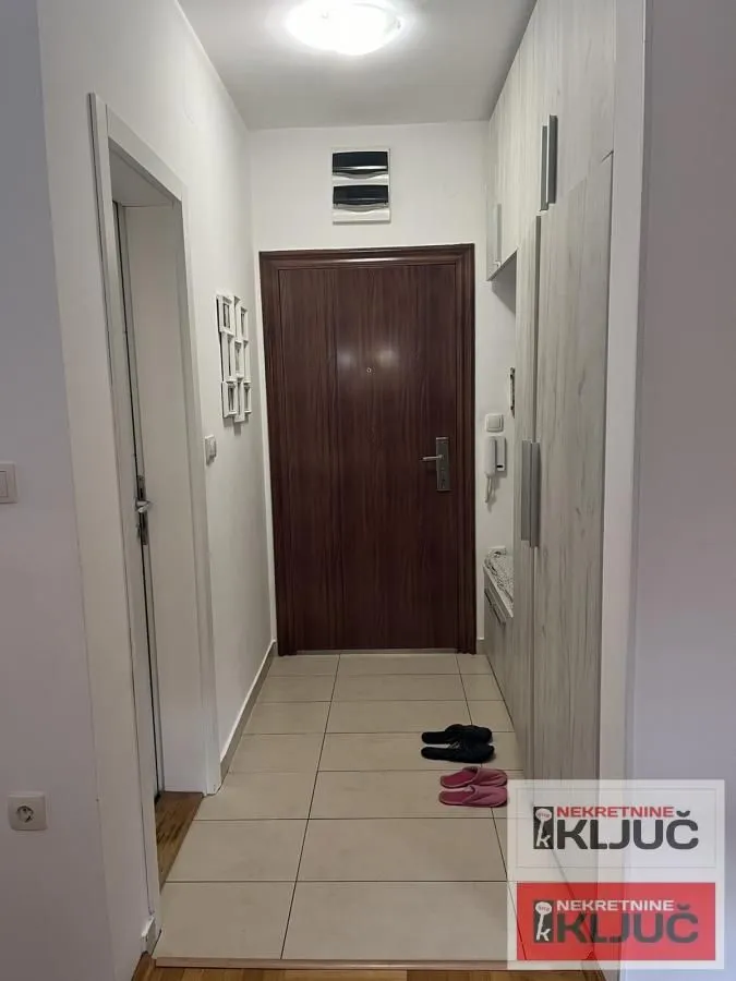 Prodaja, četvorosoban stan, 77m², Bulevar patrijarha Pavla, Novi Sad Sve Podlokacije
