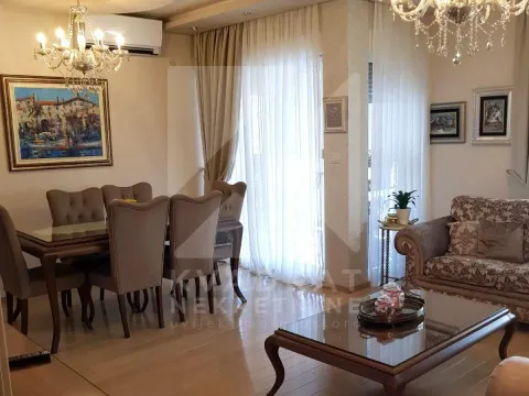 Rent, three bedroom apartment, 100m², City Kvart, Podgorica - image 2