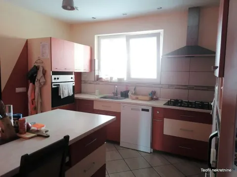 Prodaja, kuća, 256m², Surčin, Beograd - image 4