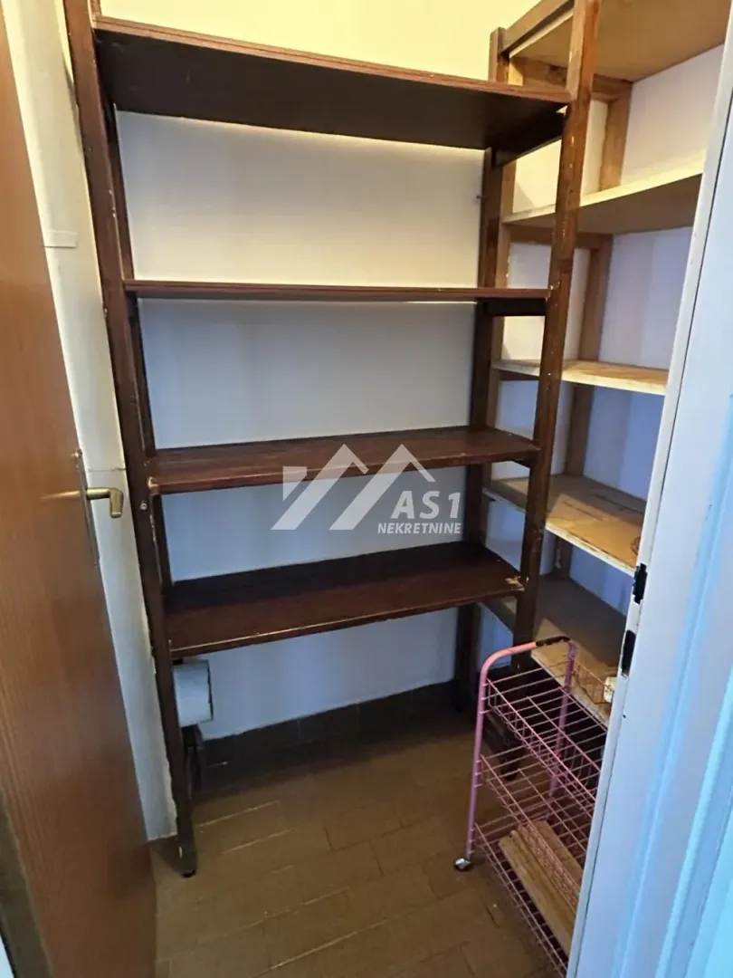 Izdavanje, trosoban stan, 89m², Novi Sad Sve Podlokacije, Novi Sad