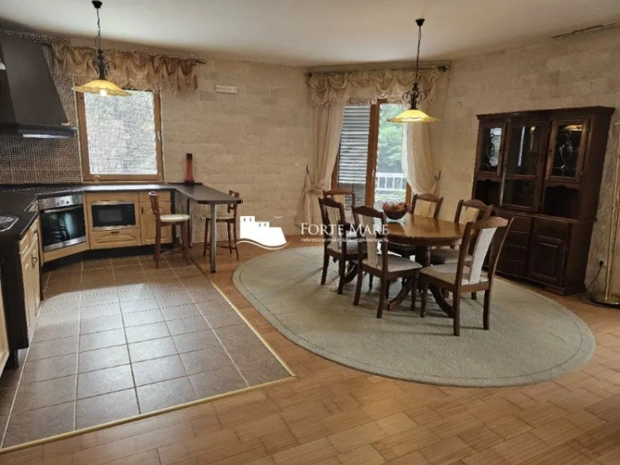 Sale, three bedroom apartment, 146m², Sveti Stefan, Budva